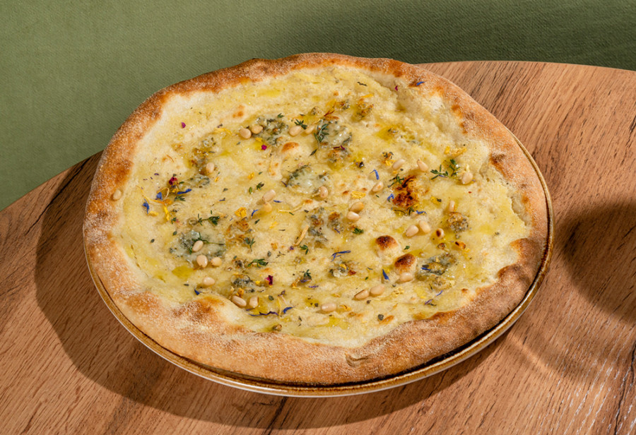 Фокачча с грушей и горгонзолой