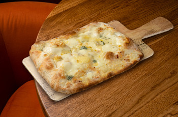 Пиццетта Кватро Формаджи